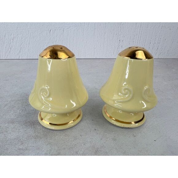 Vintage‎ Gold-Tone Ceramic Salt & Pepper Shakers MCM Cute Kitche - Picture 1 of 8